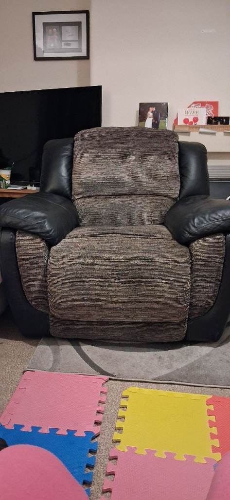 Recliner chair
