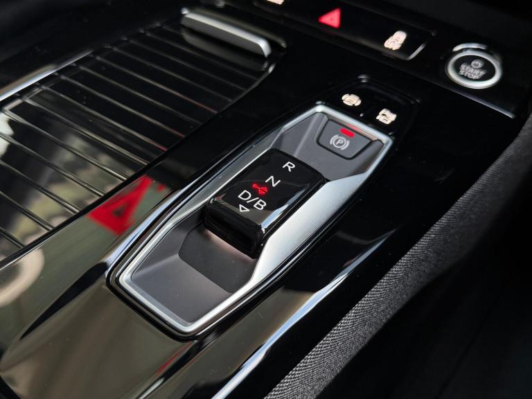 2025 Audi Q6 e-tron 83kWh S line SUV 5dr Electric Auto (252 ps) ESTATE Electric Automatic