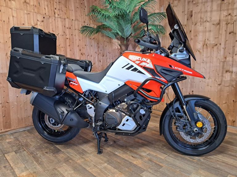 SUZUKI V-STROM 1050 XT TOUR - 2022/72 - 15049 MILES - *RESERVED*