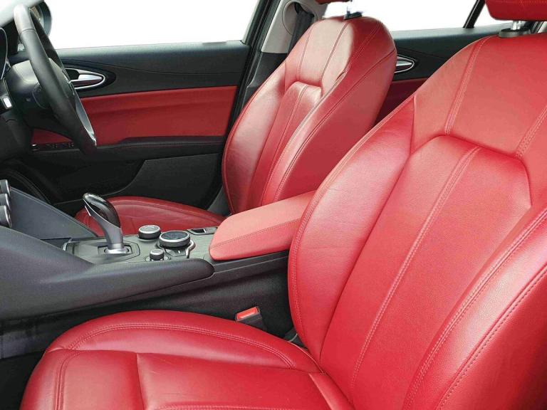 2019 Alfa Romeo Giulia 2.2 JTDM-2 Super 4dr Auto SALOON DIESEL Automatic