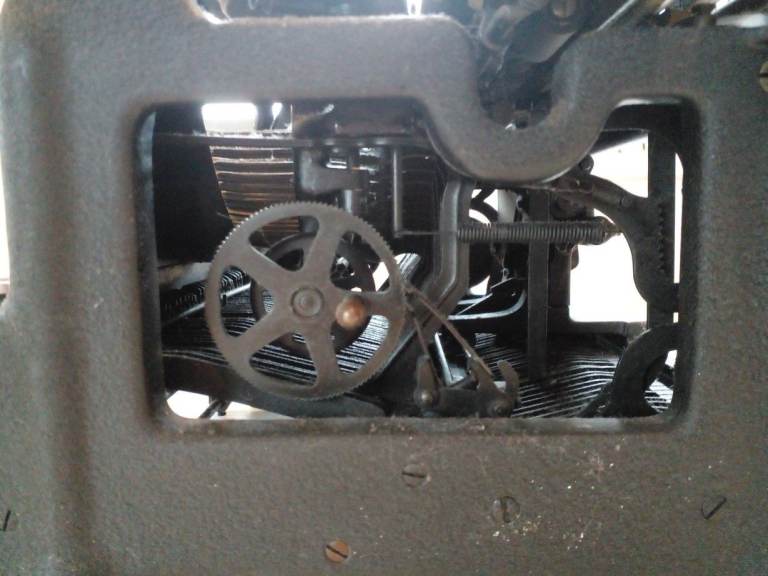 Underwood typewrter No 5 Elliot Fisher Co / Serial Number : 3800204 - 5 in fair condition