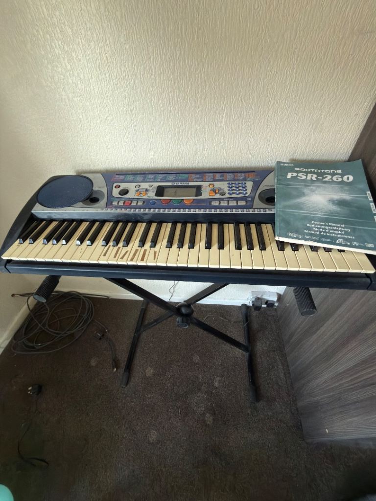Yamaha PSR-260 Electronic Keyboard