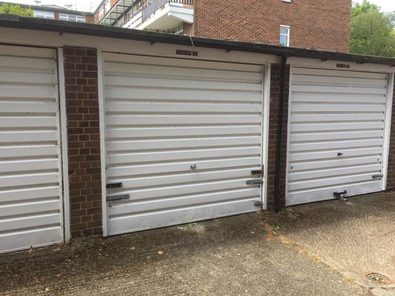 Putney SW15 Garage to Let, Close to East Putney tube & BR train.
