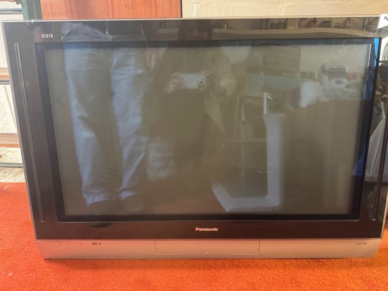 Panasonic TH-37PE30 Viera Plasma TV – Good Condition