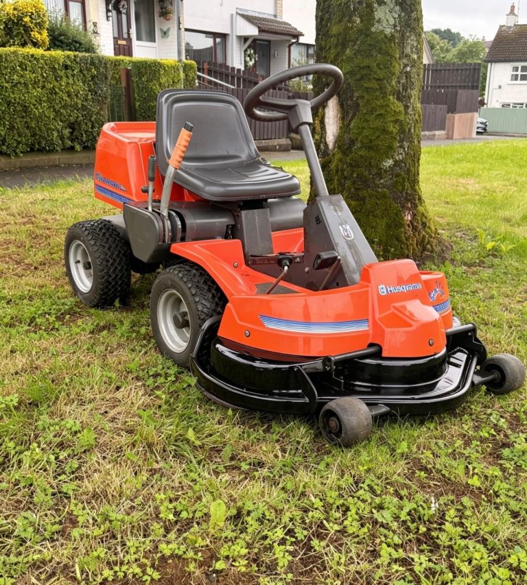 Husqvarna ride on lawnmower 