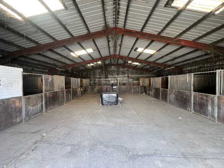 Commercial unit, workshop, storage, space TO LET off A13 East London