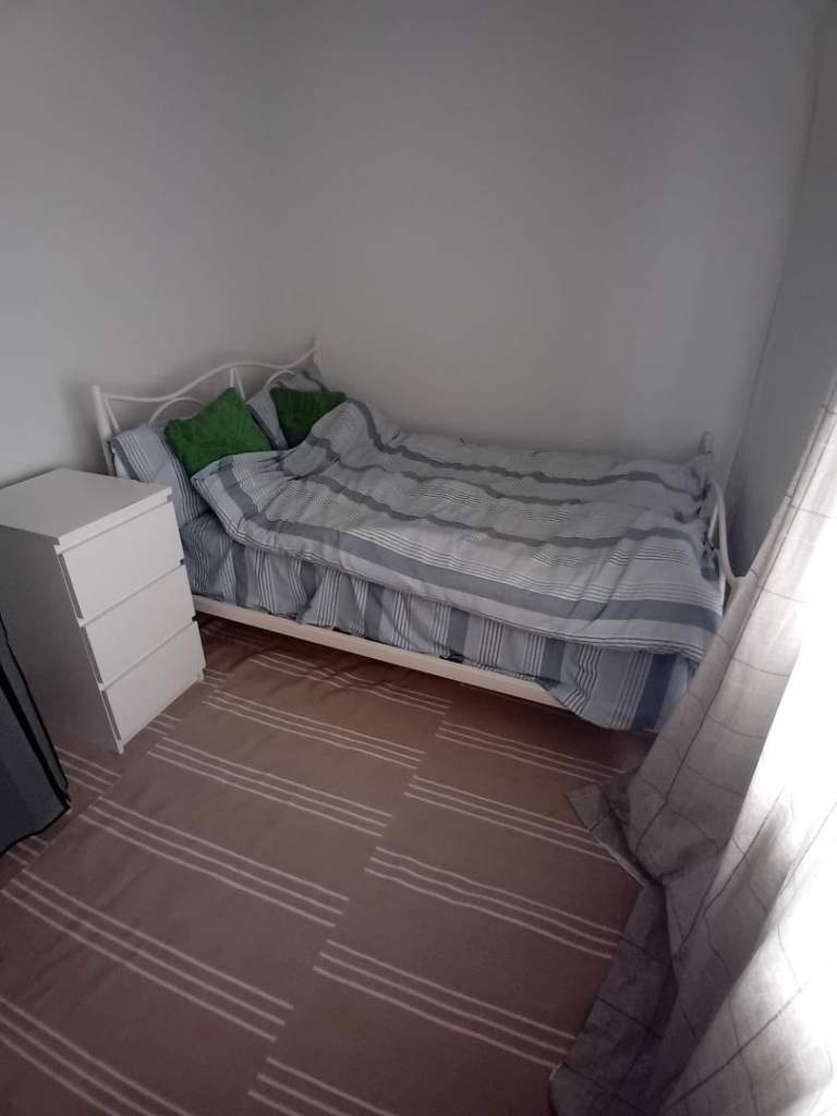 Large size double room to let in Bromley