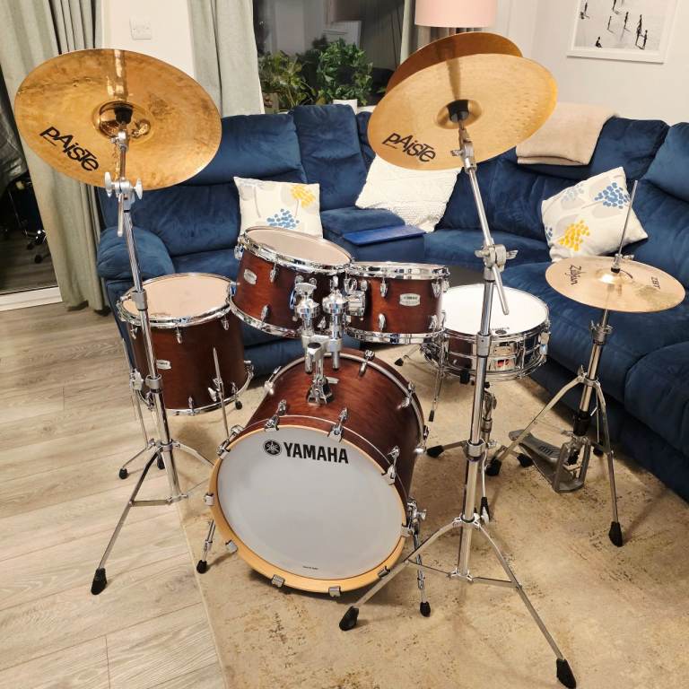 Yamaha Tour Custom Maple Drum Kit – Mint Condition – 100% Maple – Full Hardware & Cymbals. Gig ready
