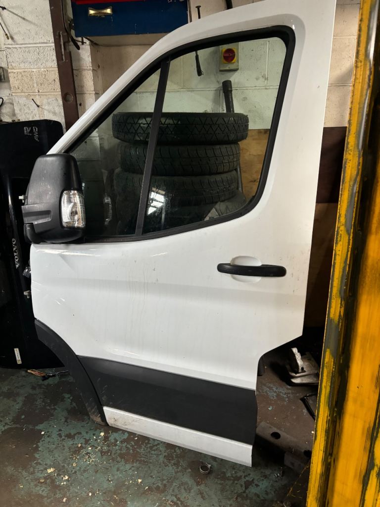 Ford transit mk8 passenger n/s front door white complete 13-18