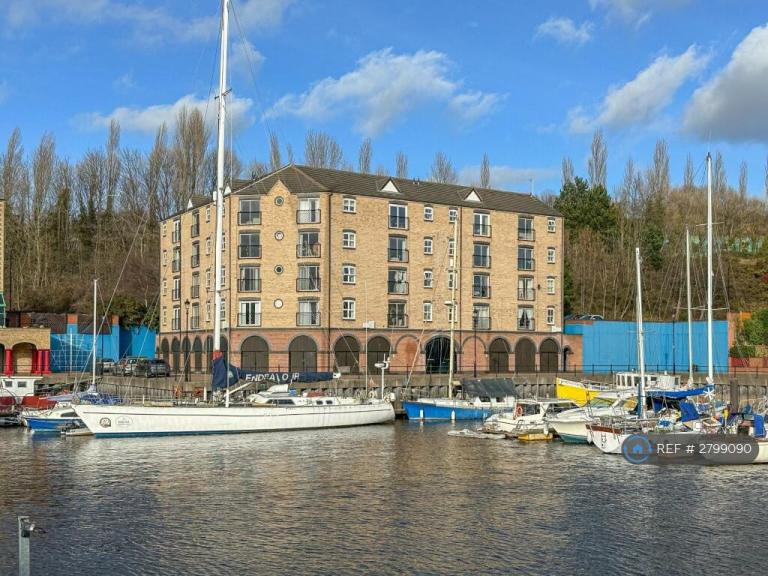 2 bedroom flat in St. Lawrence Road, Newcastle Upon Tyne, NE6 (2 bed) (#2799090)