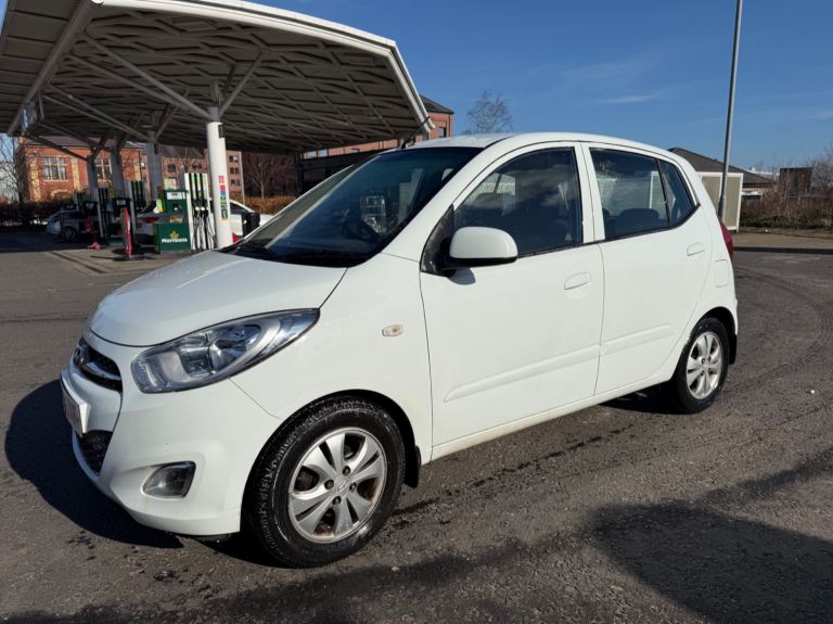Hyundai i10 active 1.2 automatic auto 1 years MOT (unlike Ford Fiesta or Vauxhall Corsa)