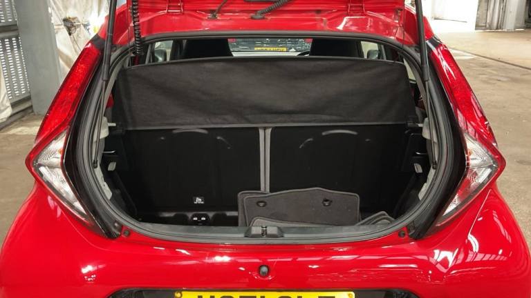 2021 Toyota AYGO 1.0 VVT-i x-play Hatchback 5dr Petrol Manual Euro 6 (s/s) (71 ps) 1 OWNER F Hatc...