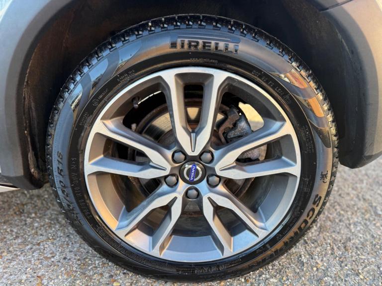 2017 Volvo V60 Cross Country 2.4 D4 Lux Nav Auto AWD Euro 6 (s/s) 5dr ESTATE Diesel Automatic