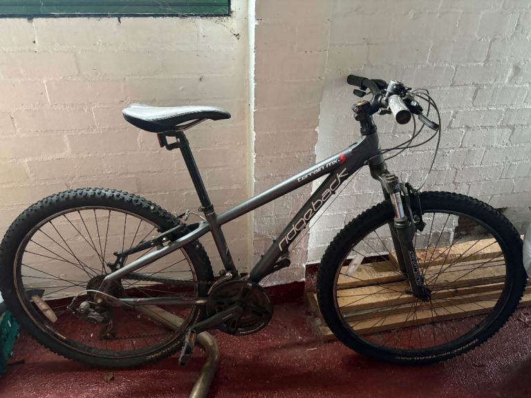 Ridgeback Terrain MX.3 Mountain Bike – Grey, Shimano Gears