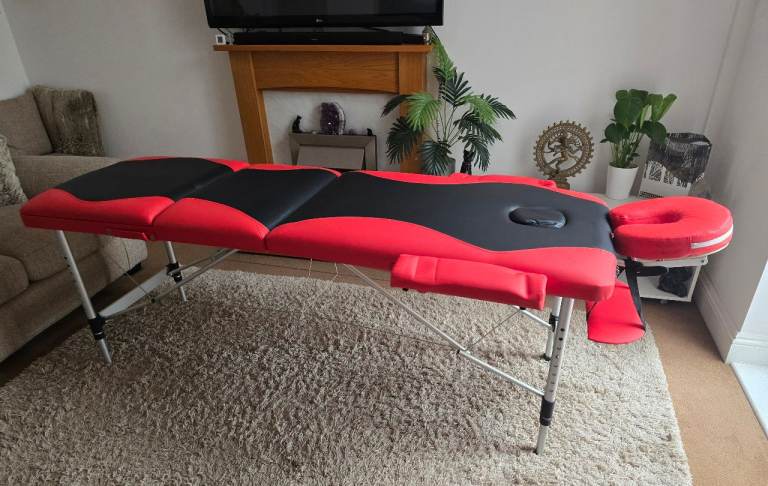 REDUCED Massage/Therapy 3 zone Table with Carry case