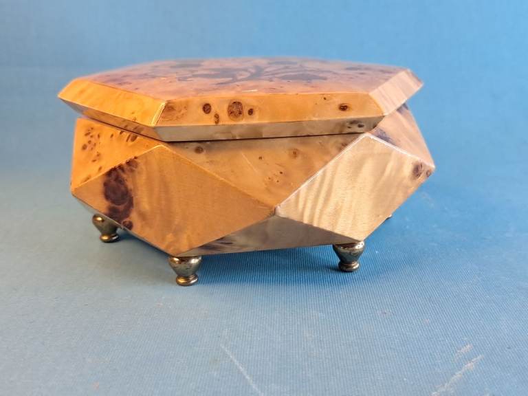 Vintage,Antique wooden   Swiss musical Movement or Jewelry Box. Good condition. 