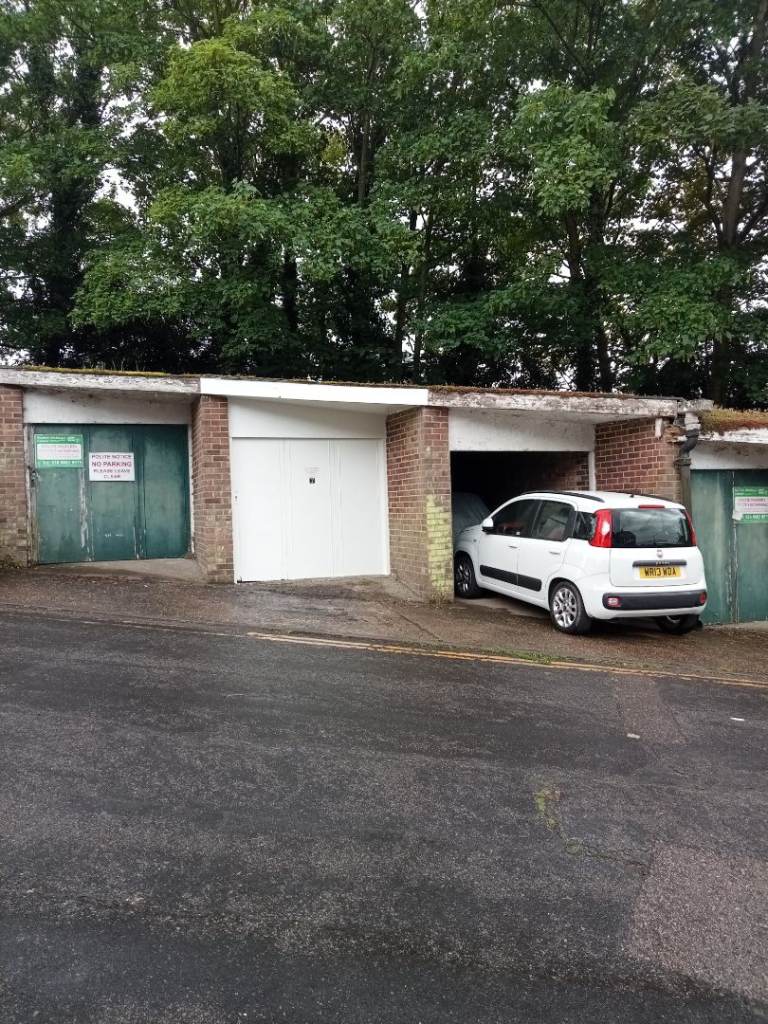 GARAGE FOR RENT IN CANTERBURY KENT 