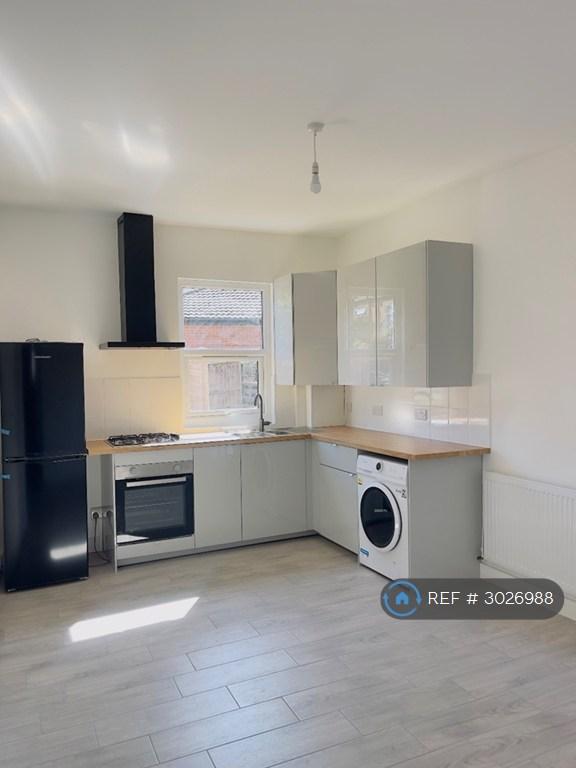 3 bedroom flat in Ganville Road, London, N22 (3 bed) (#3026988)