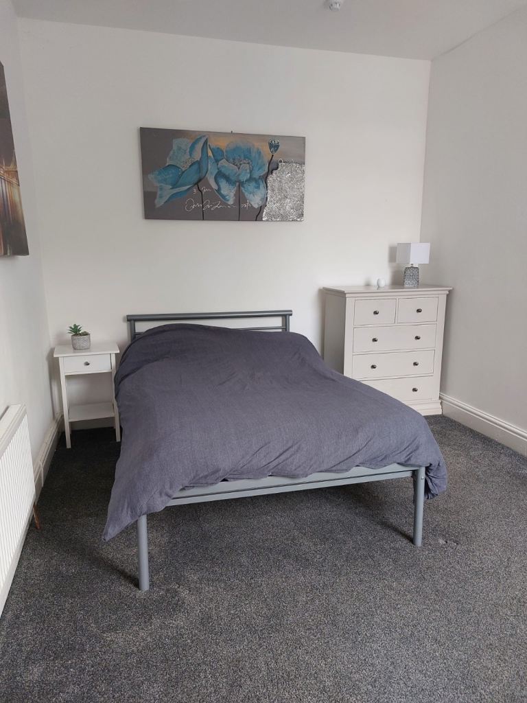 Self contained studio room in a shared house.