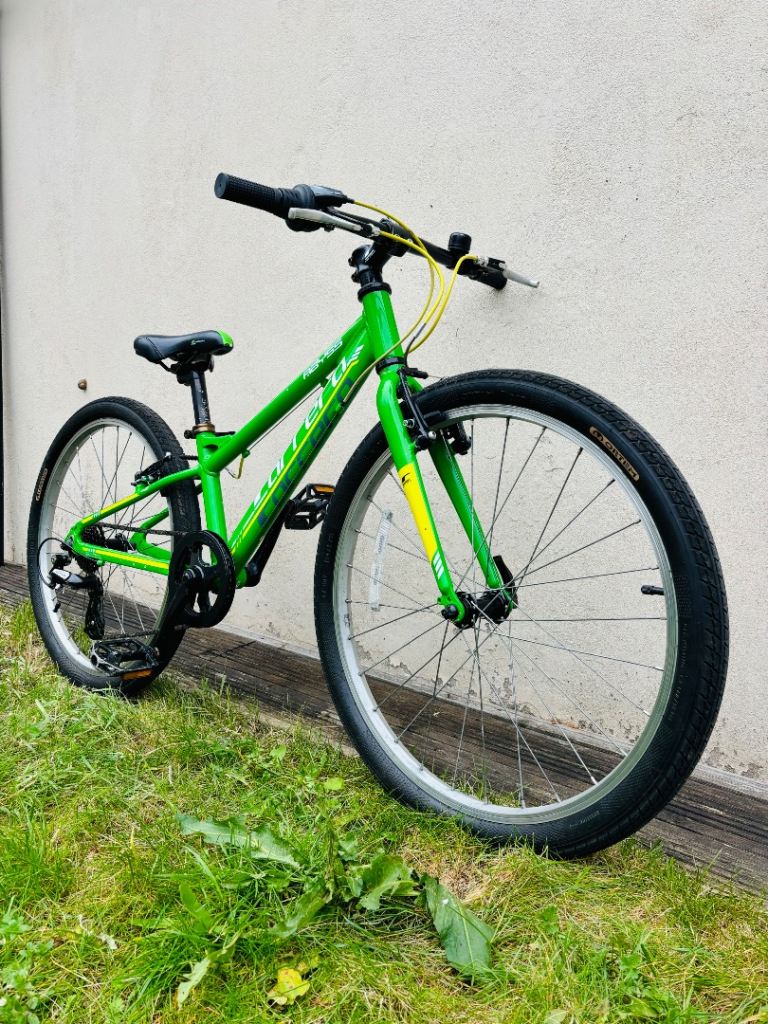 CARRERA 24" KIDS BIKE IN PERFECT CONDITION 
