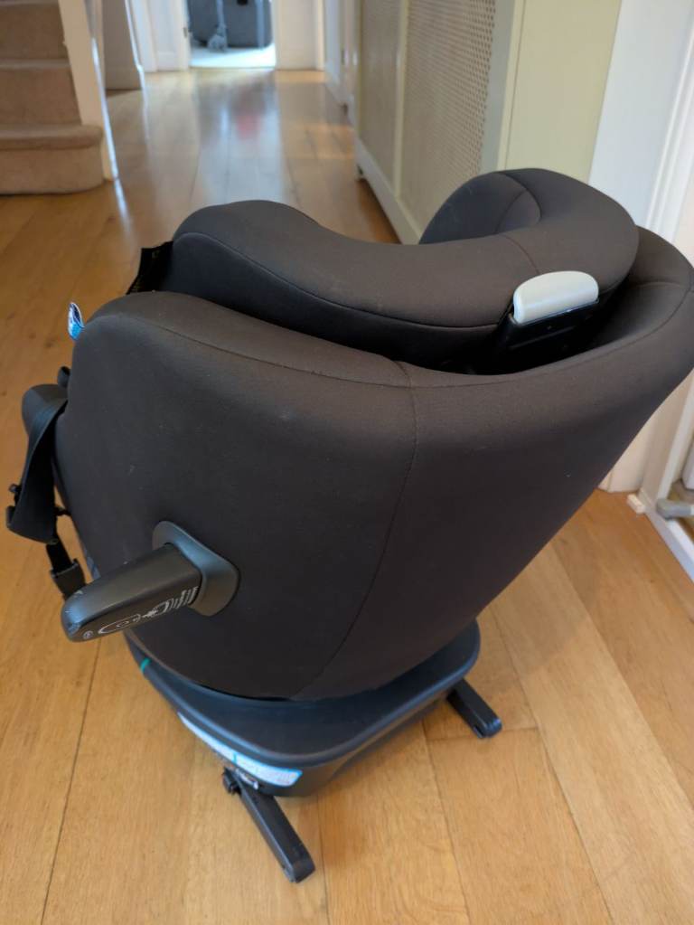 Graco child's ar seat 360 turn