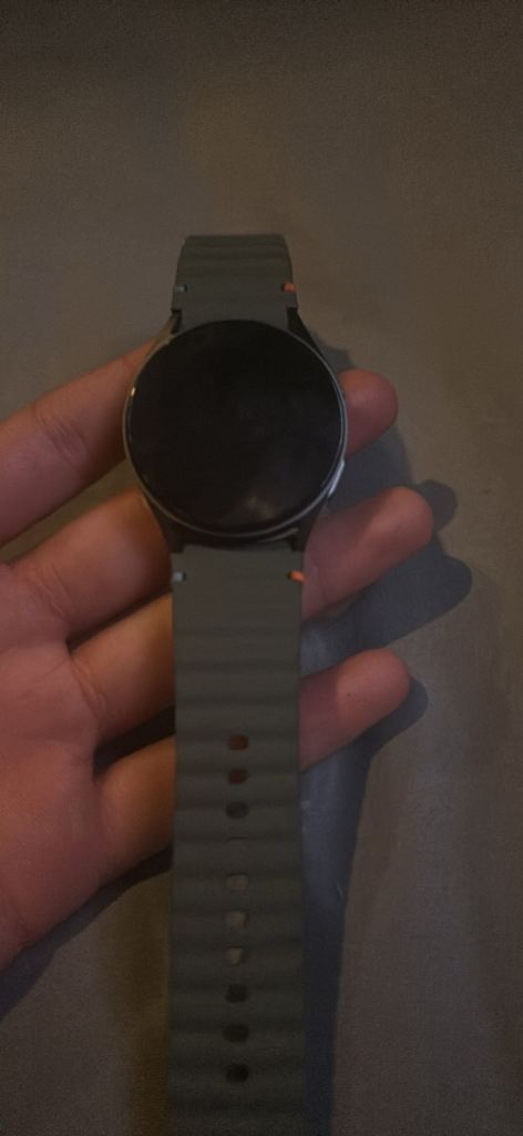 Smart Watch with Green Strap – Good Condition