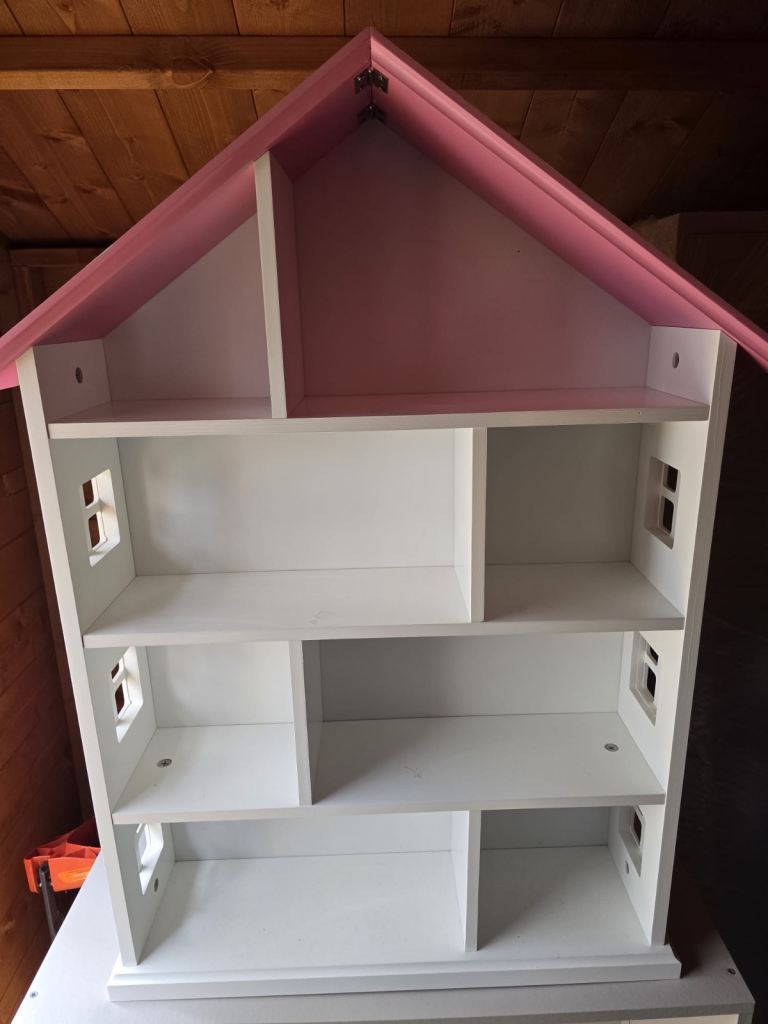 Dolls house/ shelf 