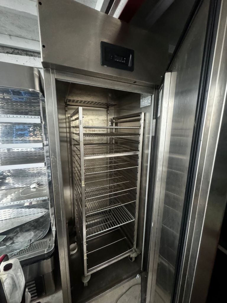 Commercial bakery fridge foster cafe shop restaurant takeaway 