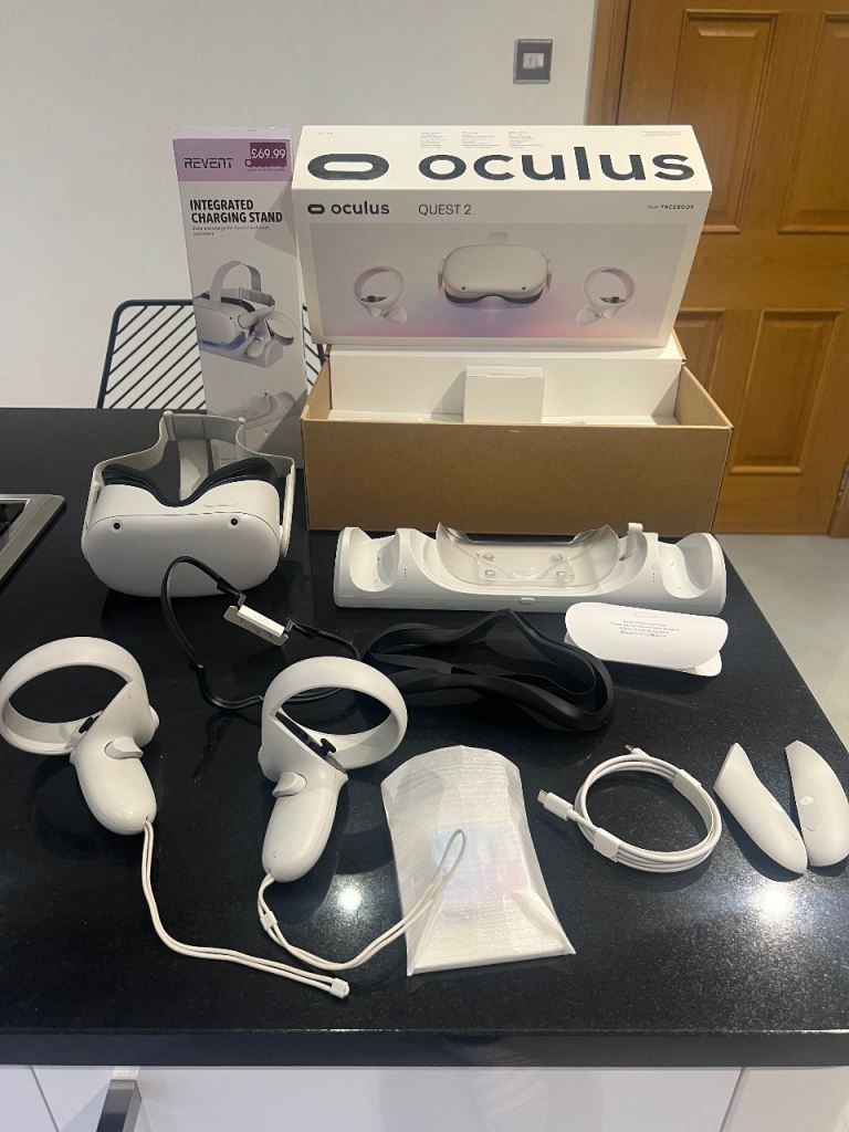 Oculus Quest 2 VR Headset and Integrated Charging Stand
