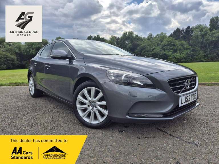 2013 Volvo V40 2.0 D3 SE Lux Nav Hatchback 5dr Diesel Geartronic Euro 5 (s/s) (150 ps) Hatchback ...