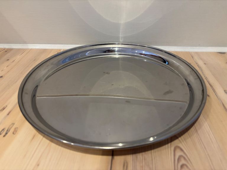 Silver Metal Serving / Drinks Tray - Sturdy Round