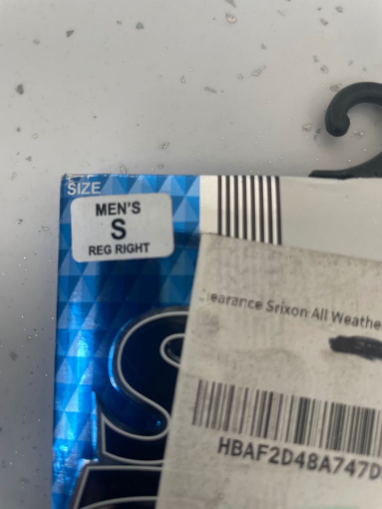 2 Srixon golf gloves 