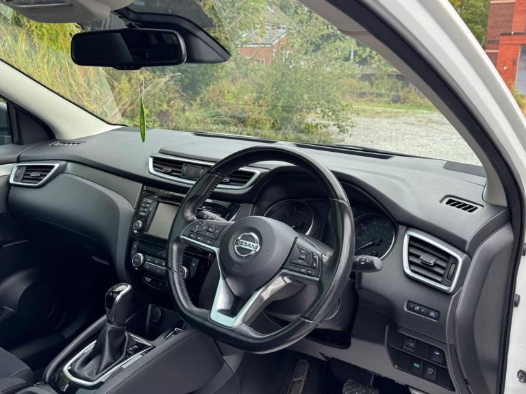2017 Nissan Qashqai 1.2 DiG-T N-Connecta 5dr Xtronic HATCHBACK PETROL Automatic