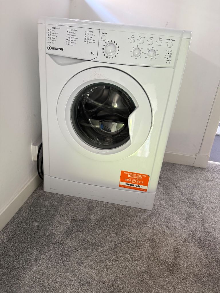 Indesit Washing Machine 8kg – White, Good Condition