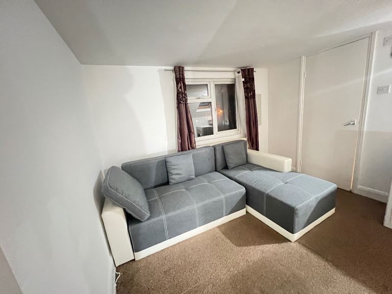 S/C Large Studio Flat, Haringey / Finsbury Park
