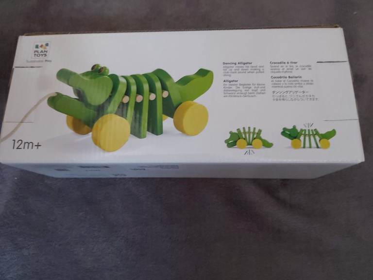 New boxed plan toys dancing alligator