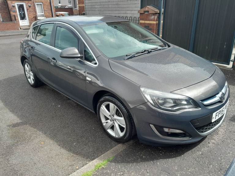 Vauxhall Astra j 2015 facelift model 1.4 petrol Hatchback Manual full year mot £2100 ono