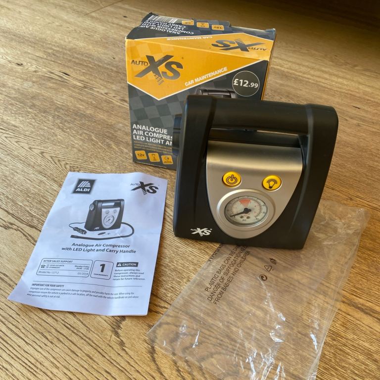 Tyre inflator pump compressor 