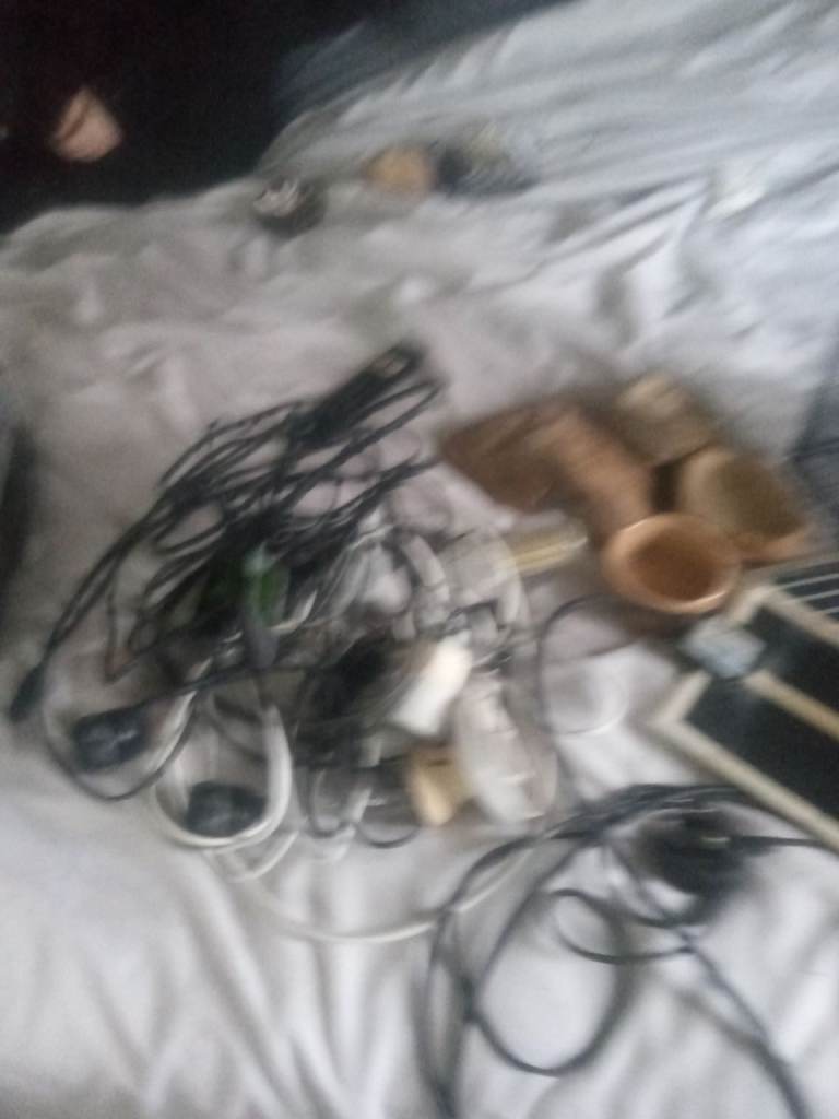 Job lot of reptile accessories 