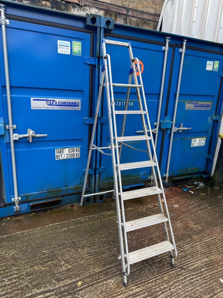 Step ladder 7 steps in total good condition