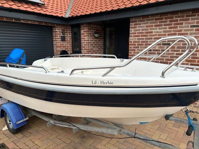 Excellent condition Lightly used Yamarin boat with trailer 