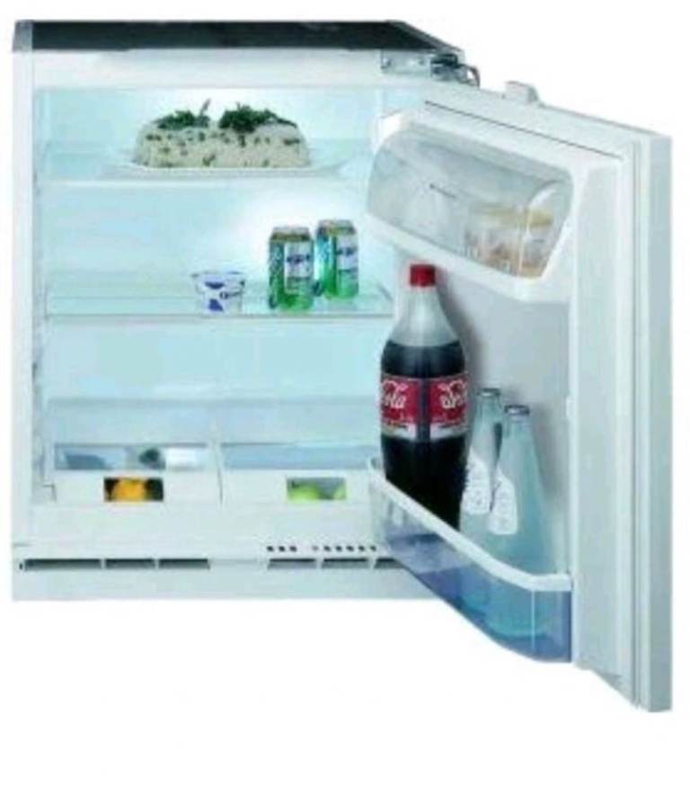 Hotpoint HBUL011 UK 144l Low Frost Built-In Larder Fridge