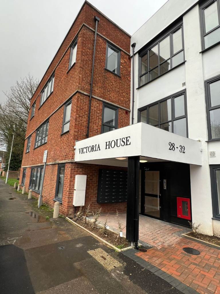 One Bed Purpose built flats available to rent in High Wycombe-DESBOROUGH STREET
