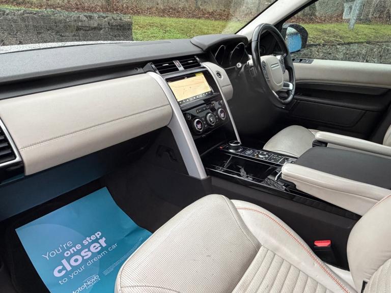 2017 Land Rover Discovery 3.0 TDV6 HSE Automatic 4WD Euro 6 5dr SUV Diesel Automatic