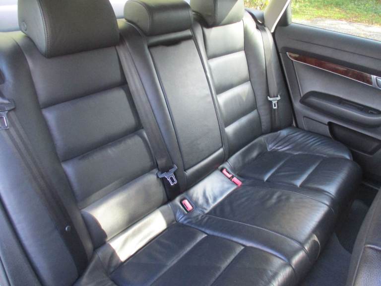 AUDI A6 2.4 SE PETROL 6 SPEED MANUAL. LOW MILEAGE. FULL SERVICE HISTORY.