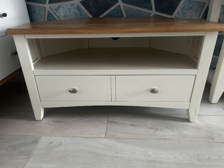 White Corner TV Unit with Oak Top - Good Condition
