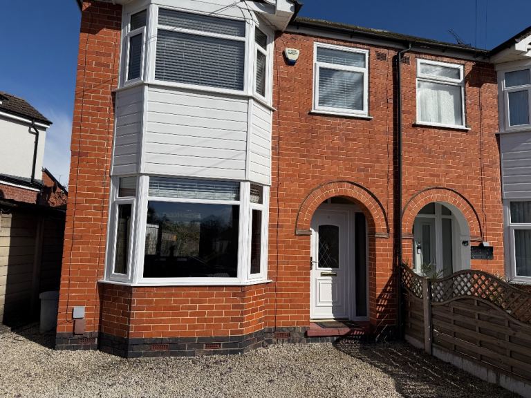 Lovely 3 bed house to rent in CV3