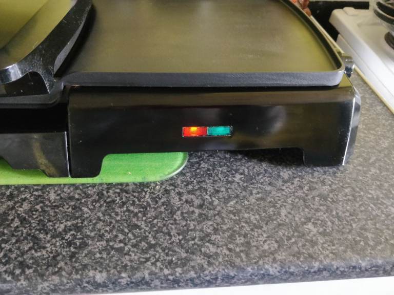 George Foreman Grill and Griddle Combo – Good Condition