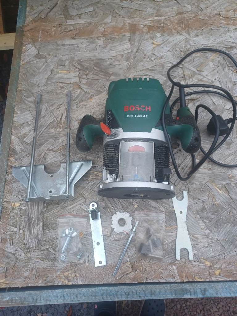 Bosch POF 1200 ae router 