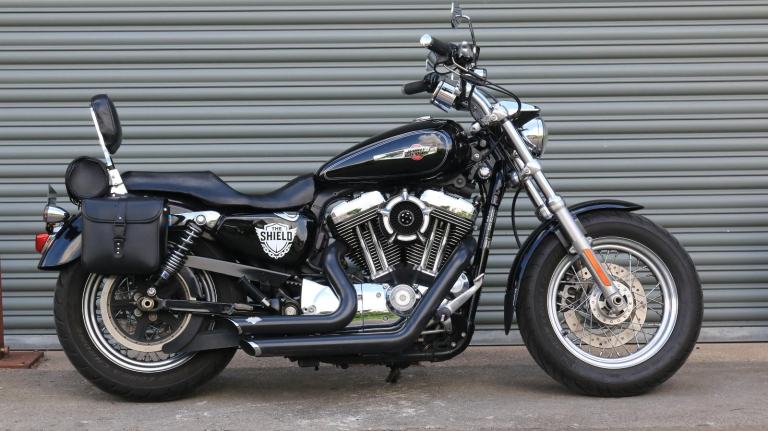 Harley-Davidson XL1200C CUSTOM SPORTSTER 2011